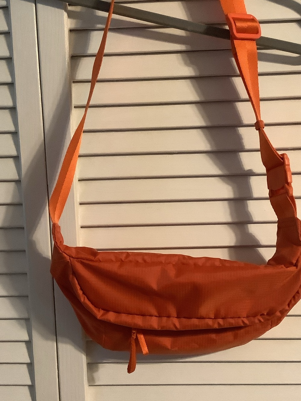 Never worn! Vera convertible crossbody/belt nylon bag